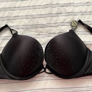 NWT Victoria’s Secret Bombshell Adds 2 Cup Bra Sz 32C